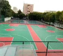 改造一个篮球场需要多少钱